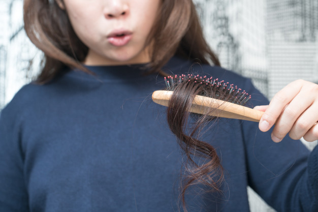 Tratamento queda de cabelo: Conheça as causas e saiba como tratar