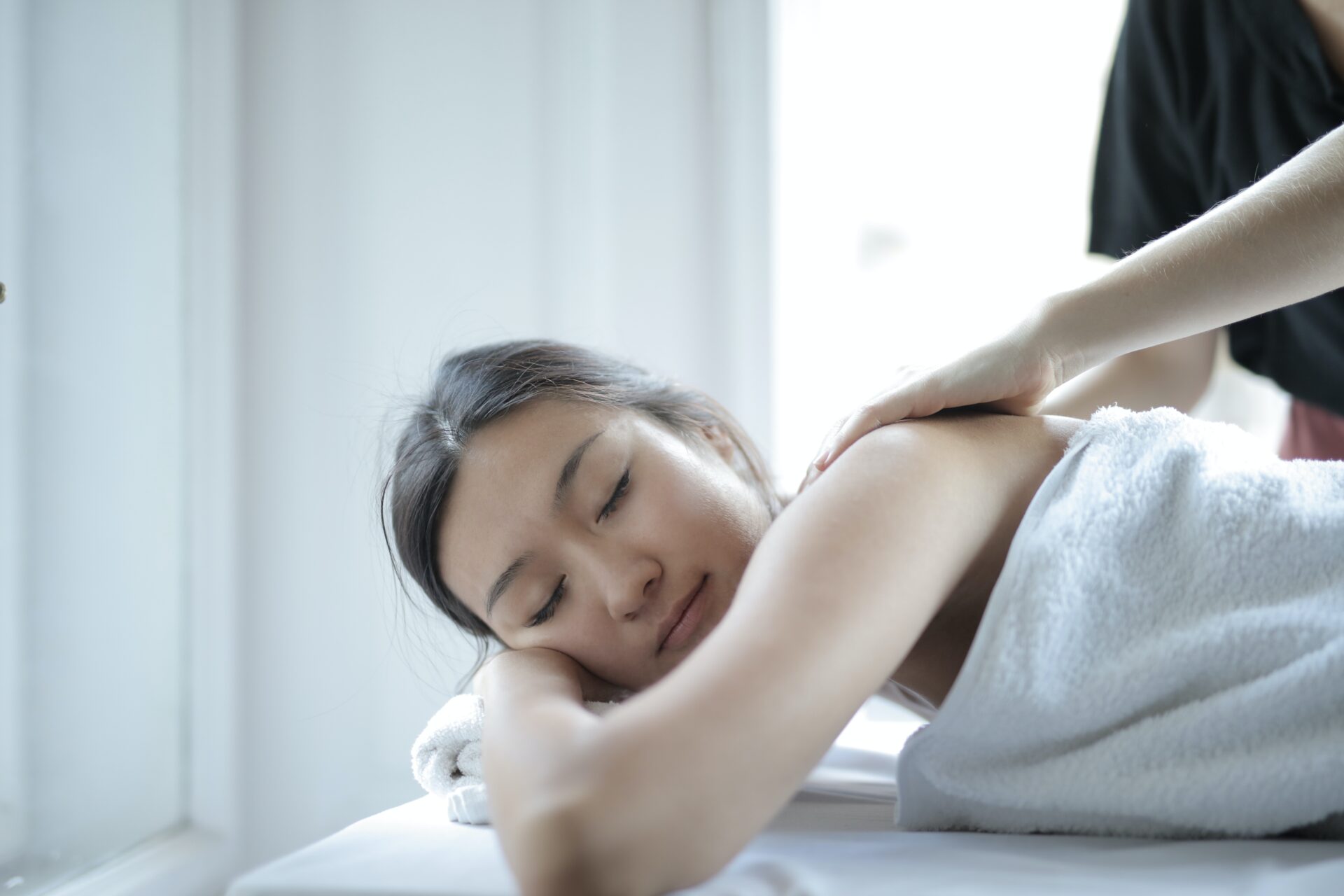 Massagem relaxante: Confira todos os benefícios para o seu corpo